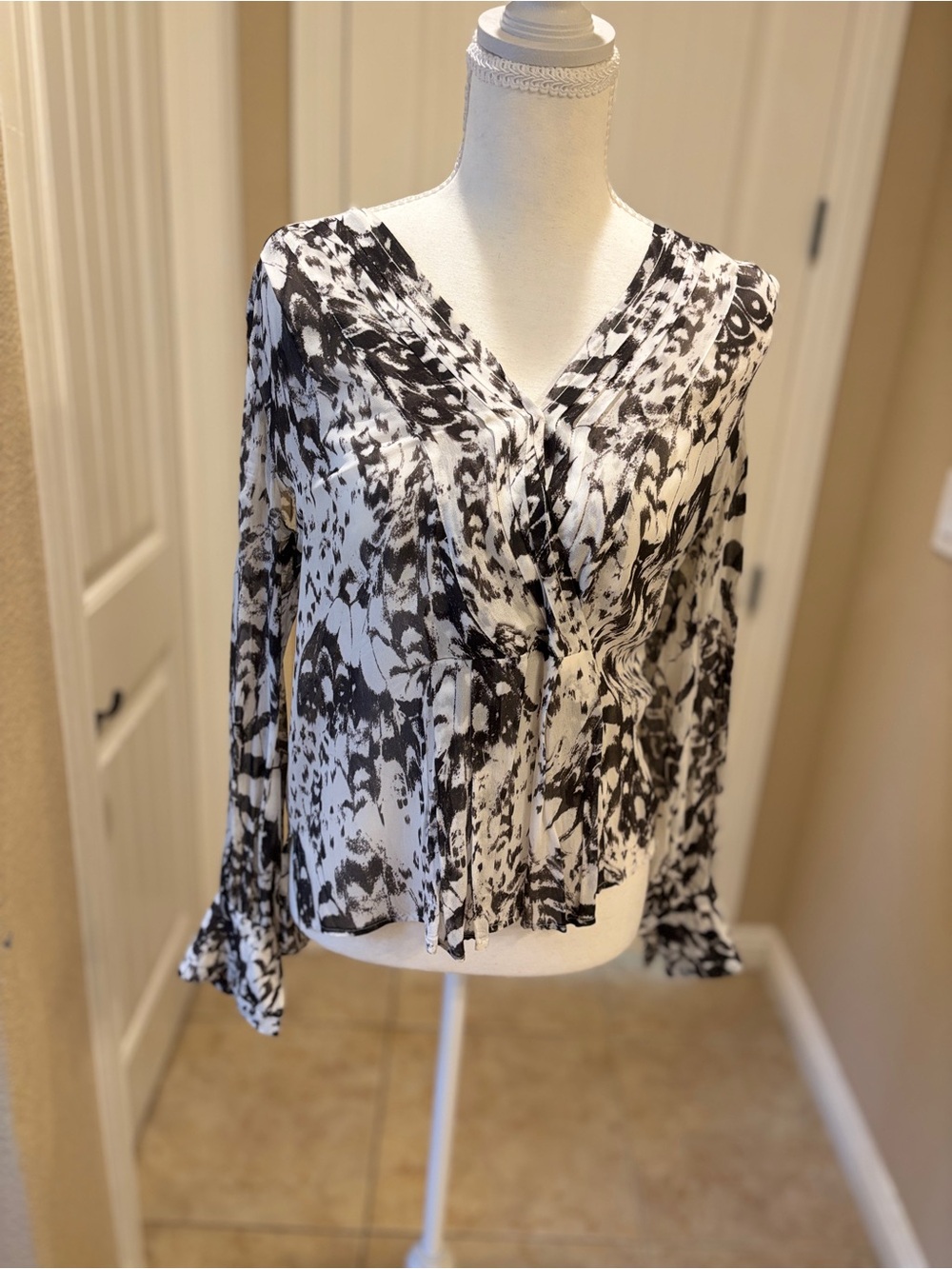 All Saints Sheril Wing Top White and Brown Printed V-Neck Long-Sleeve Blouse - Picture 2 of 3